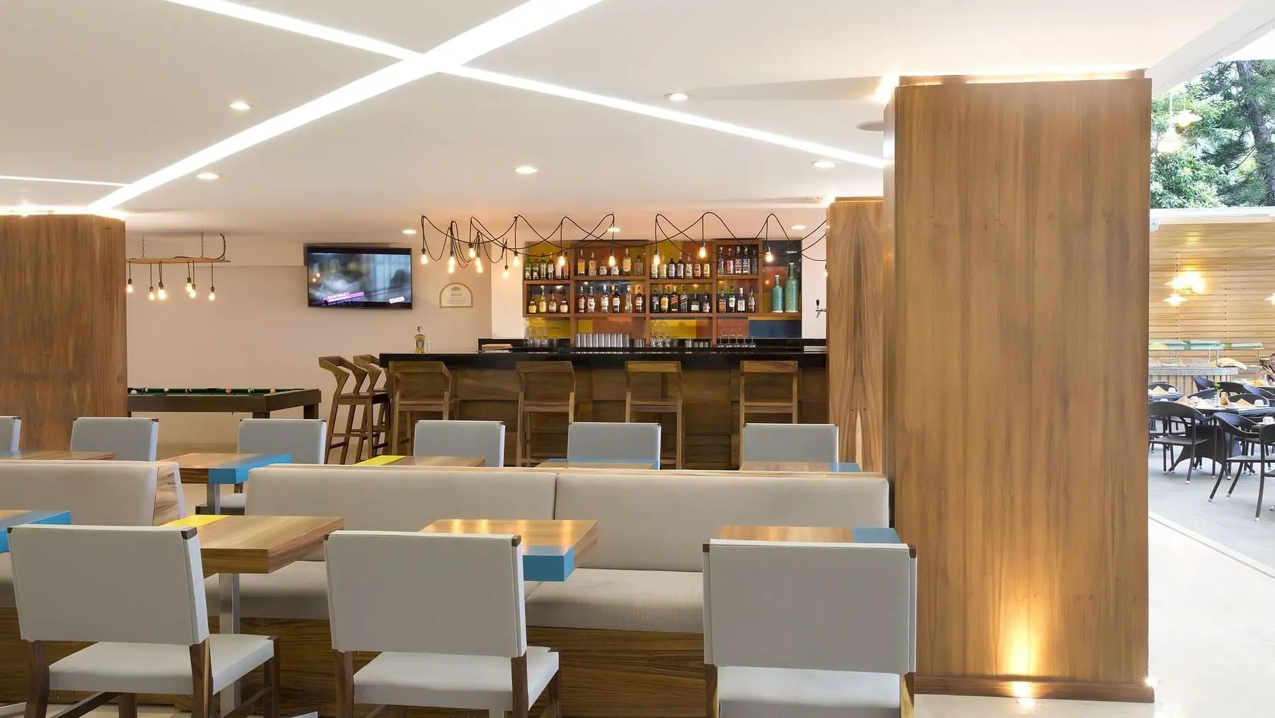 cpgpv-bar-lobby-3_wide